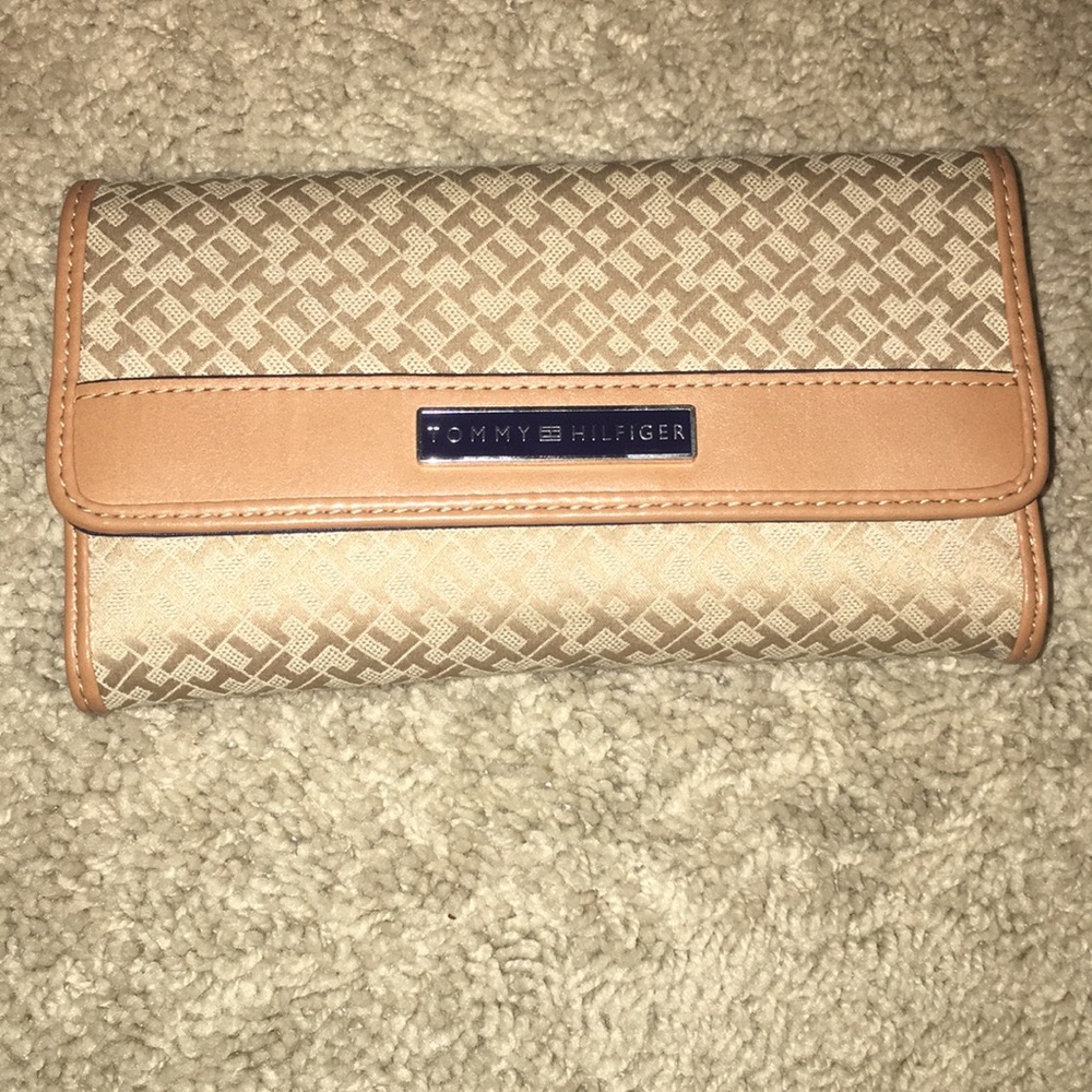 Tommy hilfiger wallet